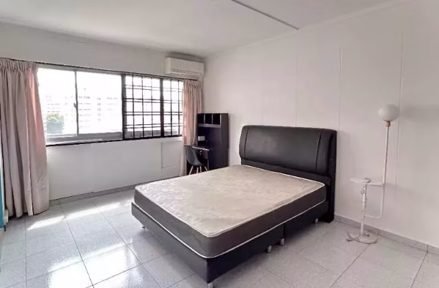 单间出租 • 芽笼 • 429 Choa Chu Kang Avenue 4 • S$1300 • 执行组屋 • 主人房
