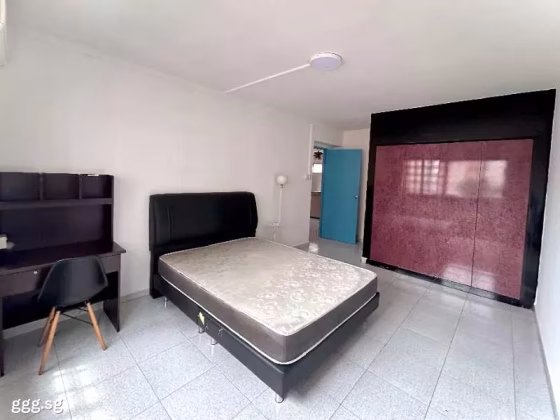 单间出租 • 芽笼 • 429 Choa Chu Kang Avenue 4 • S$1300 • 执行组屋 • 主人房 照片