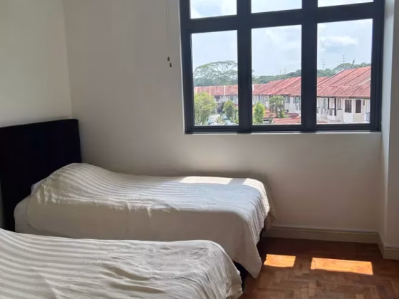 单间出租 • 乌节 •  Banyan Villas • S$1550 • 联排排屋 • 普通房 照片