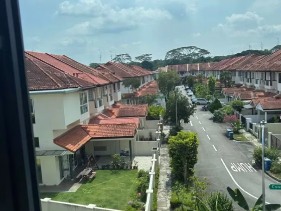 单间出租 • 乌节 •  Banyan Villas • S$1550 • 联排排屋 • 普通房 照片