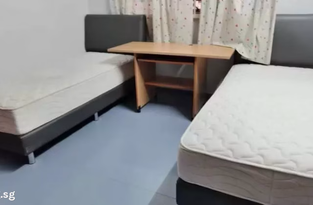 单间出租 • 梧槽 • 762 Yishun Street 72 • S$900 • 4房(3臥室) • 普通房