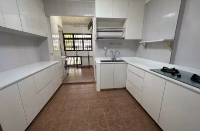 房屋出售 • 红山 • 520 Jelapang Road • S$580000 • 3房(2臥室) • 1098ft² / 102m²