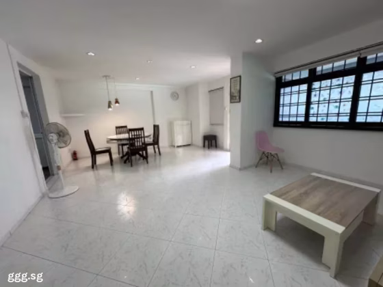 房屋出售 • 红山 • 520 Jelapang Road • S$580000 • 3房(2臥室) • 1098ft² / 102m² 照片
