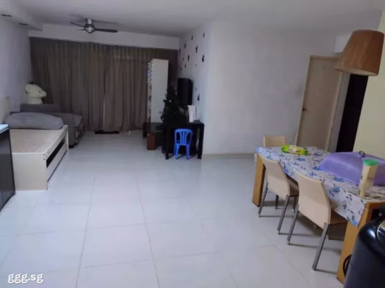 单间出租 • 芽笼 • 674 Choa Chu Kang Crescent • S$1400 • 3房(2臥室) • 普通房 照片