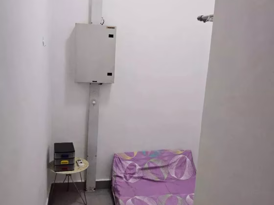 单间出租 • 诺维娜 •  Bukit Regency • S$650 • 共管公寓 • 佣人房 照片