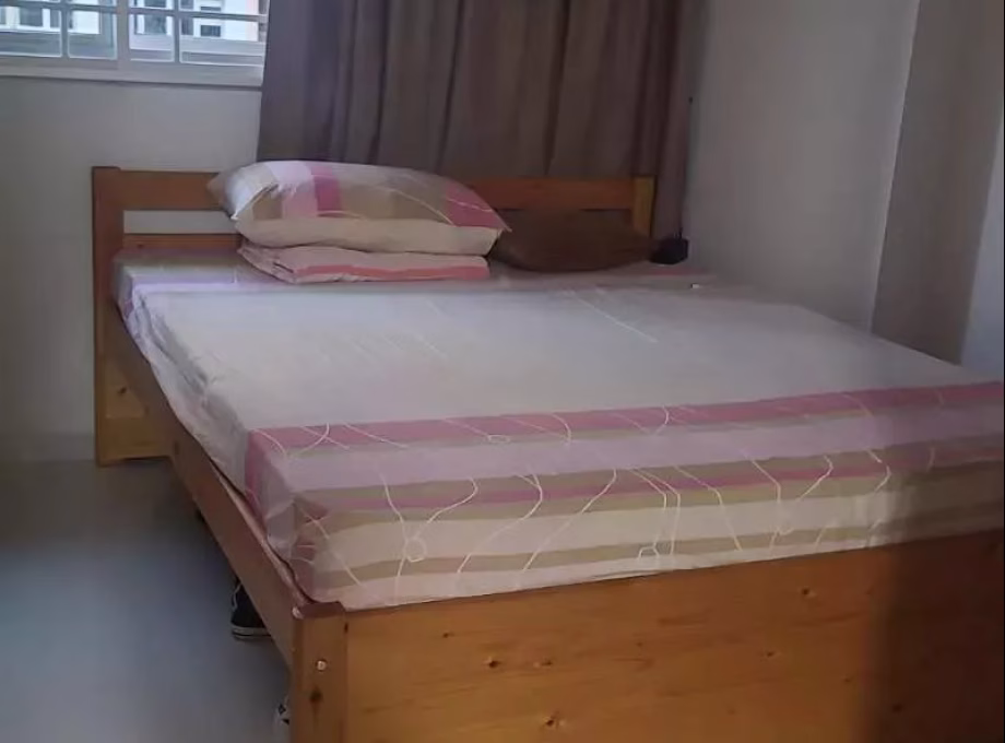 单间出租 • 林厝港 • 218D Boon Lay Avenue • S$1000 • 执行组屋 • 普通房 照片