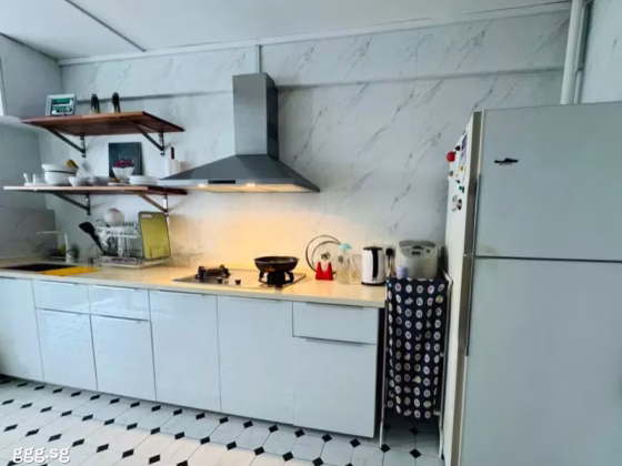 单间出租 • 武吉班让 • 709 Clementi West Street 2 • S$1600 • 4房(3臥室) • 主人房 照片