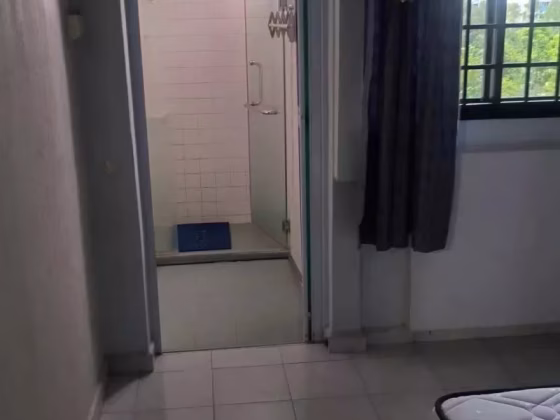 单间出租 • 林厝港 • 511 Jurong West Street 52 • S$1500 • 3房(2臥室) • 主人房 照片