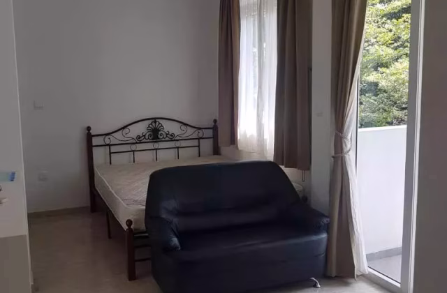 整套出租 • 蔡厝港 •  Parc Imperial • S$3100 • 共管公寓 • 420ft² / 39m²