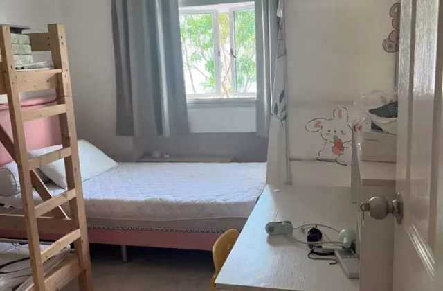 单间出租 • 樟宜 • 126C Edgedale Plains • S$450 • 4房(3臥室) • 床位出租