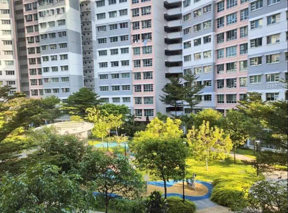 单间出租 • 林厝港 • 216A Boon Lay Avenue • S$850 • 5房(4臥室) • 普通房 照片