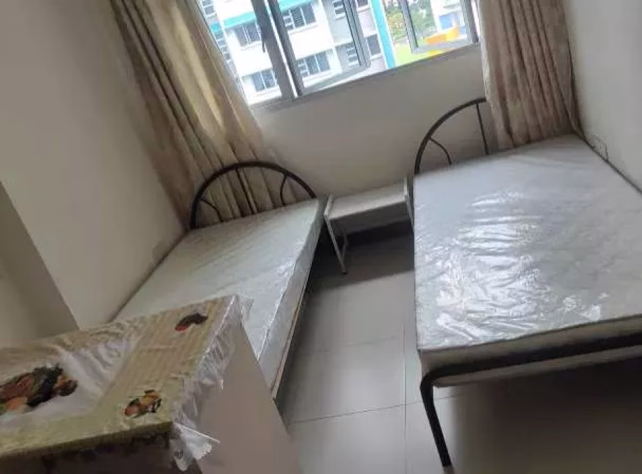 单间出租 • 三巴旺 • 782B Woodlands Crescent • S$950 • 4房(3臥室) • 普通房 照片