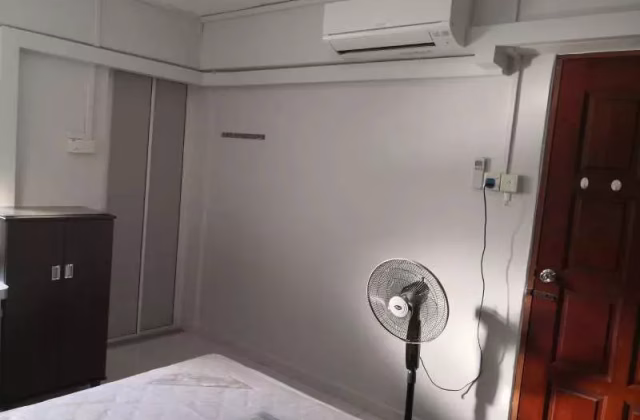 单间出租 • 武吉知马 • 606 Bedok Reservoir Road • S$1300 • 5房(4臥室) • 主人房