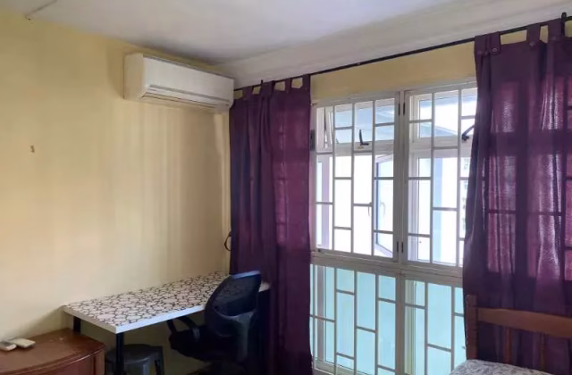 单间出租 • 林厝港 • 201 Boon Lay Drive • S$650 • 5房(4臥室) • 佣人房