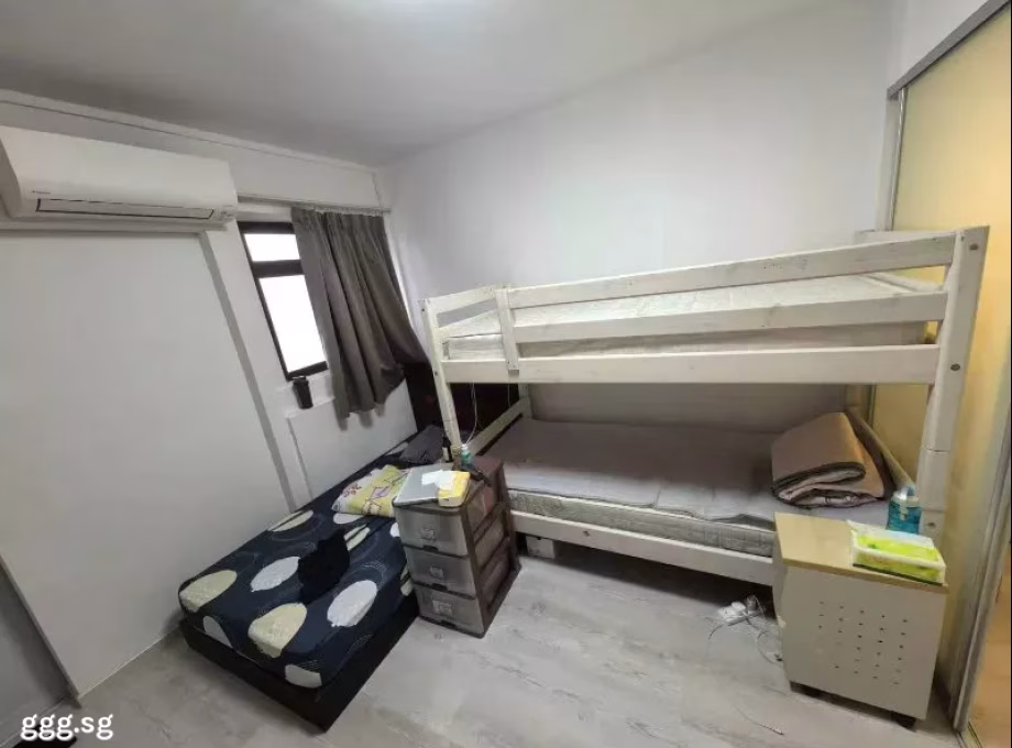 单间出租 • 新加坡河 • 248 Hougang Avenue 3 • S$450 • 4房(3臥室) • 主人房 照片
