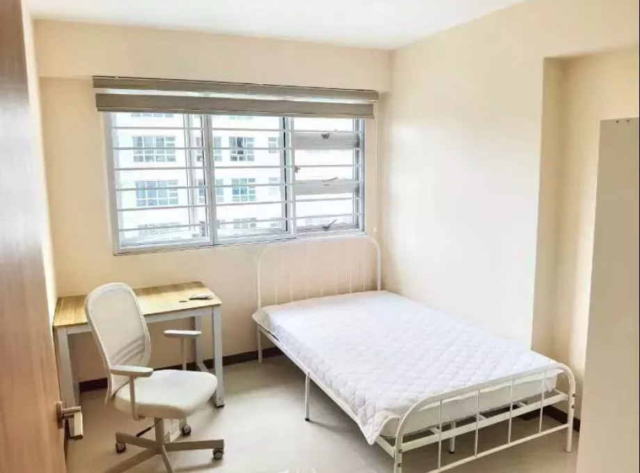 单间出租 • 林厝港 • 217B Boon Lay Avenue • S$950 • 3房(2臥室) • 普通房 照片