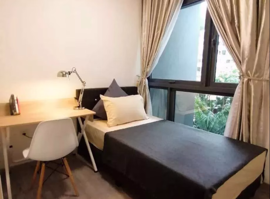 单间出租 • 林厝港 •  The Lakefront Residences • S$1800 • 4房(3臥室) • 主人房 照片
