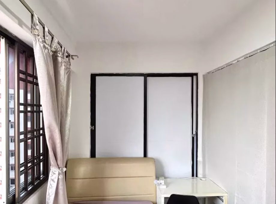 单间出租 • 芽笼 • 429A Choa Chu Kang Avenue 4 • S$680 • 3房(2臥室) • 佣人房 照片