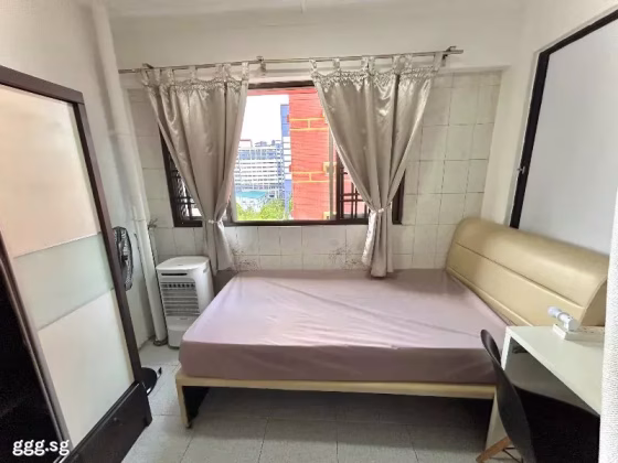 单间出租 • 芽笼 • 429A Choa Chu Kang Avenue 4 • S$680 • 3房(2臥室) • 佣人房 照片