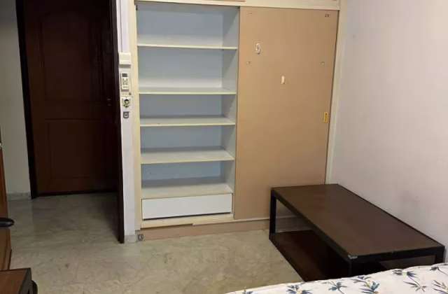 单间出租 • 西部集水区 • 486A Tampines Avenue 9 • S$800 • 5房(4臥室) • 普通房