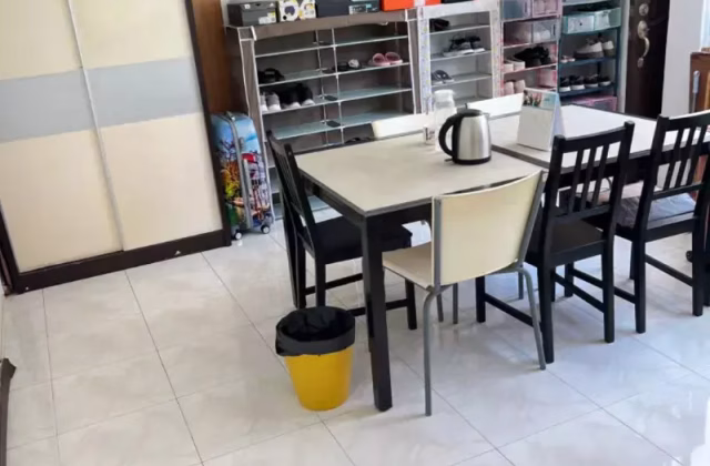 单间出租 • 西部集水区 • 459 Tampines Street 42 • S$1000 • 4房(3臥室) • 普通房