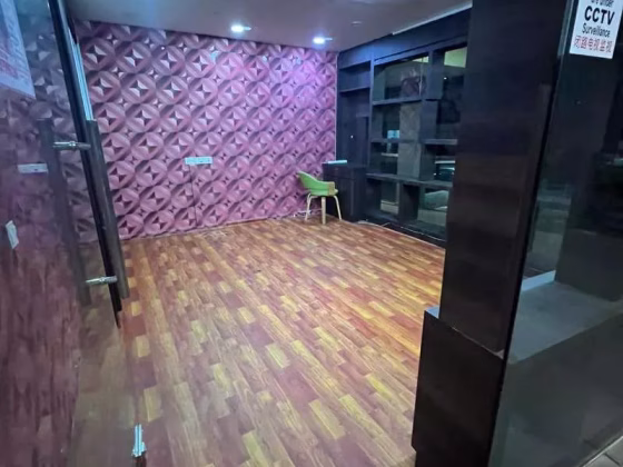 房屋出售 • 欧南 •  Le Regal • S$1180000 • 店屋 • 183ft² / 17m² 照片