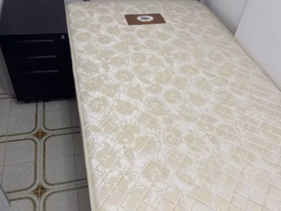 单间出租 • 梧槽 • 165 Yishun Ring Road • S$1100 • 3房(2臥室) • 普通房 照片