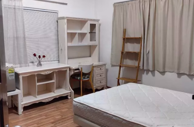 单间出租 • 纽顿 •  Treasure Loft • S$1400 • 住宅公寓 • 主人房