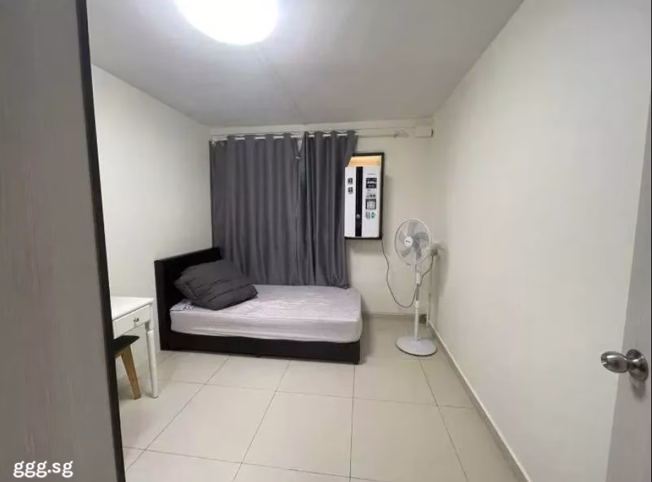 单间出租 • 武吉巴督 • 367 Bukit Batok Street 31 • S$850 • 3房(2臥室) • 普通房 照片