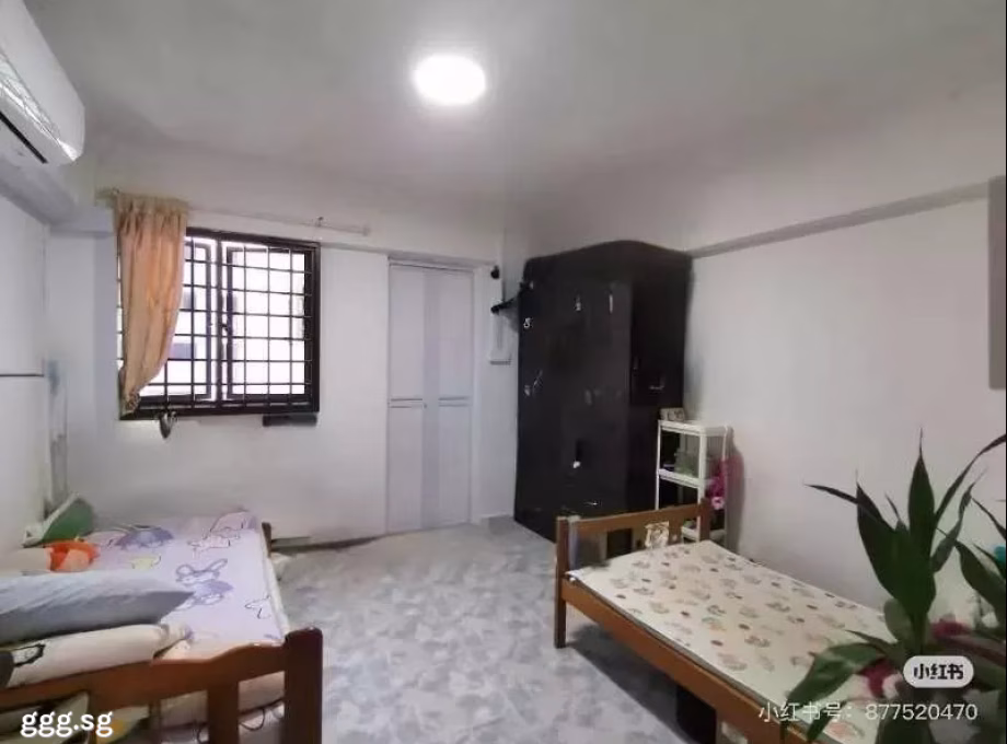 单间出租 • 红山 • 412 Saujana Road • S$1300 • 4房(3臥室) • 主人房 照片