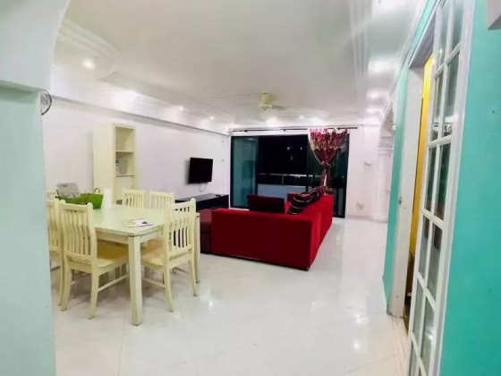 单间出租 • 三巴旺 • 583 Woodlands Drive 16 • S$500 • 5房(4臥室) • 佣人房 照片