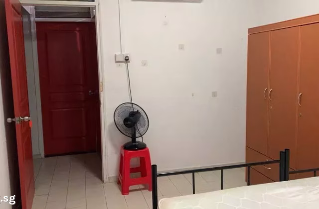 单间出租 • 武吉巴督 • 367 Bukit Batok Street 31 • S$700 • 3房(2臥室) • 普通房