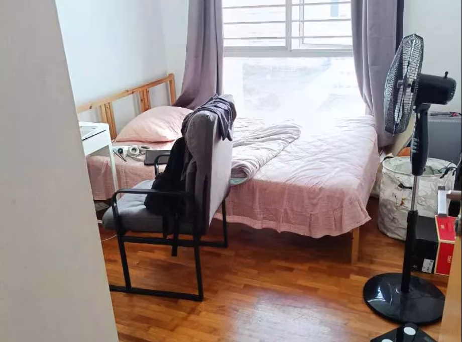 单间出租 • 林厝港 • 609 Jurong West Street 65 • S$1300 • 4房(3臥室) • 普通房 照片