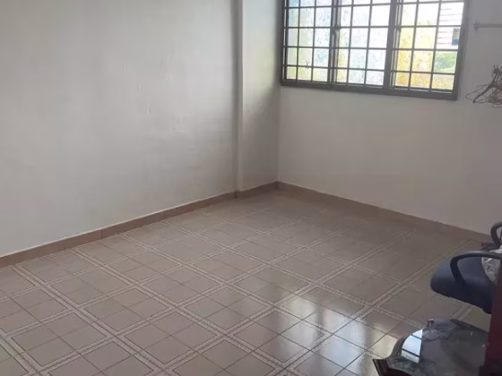 单间出租 • 林厝港 • 516 Jurong West Street 52 • S$1200 • 4房(3臥室) • 普通房 照片