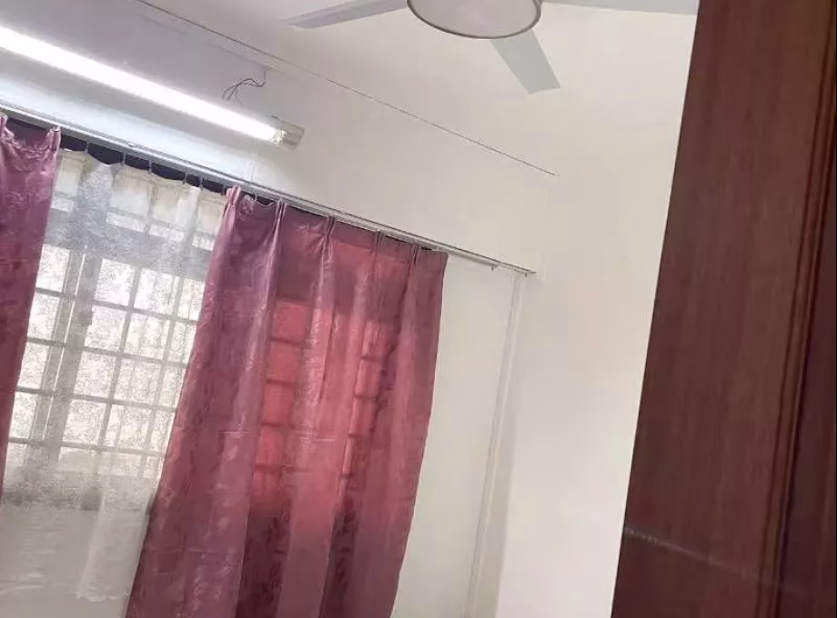 单间出租 • 新加坡河 • 166 Hougang Avenue 1 • S$900 • 4房(3臥室) • 普通房 照片