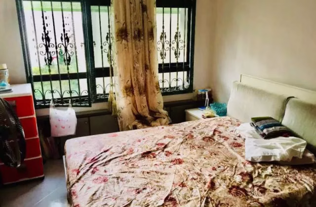 单间出租 • 林厝港 • 661C Jurong West Street 64 • S$1100 • 3房(2臥室) • 普通房