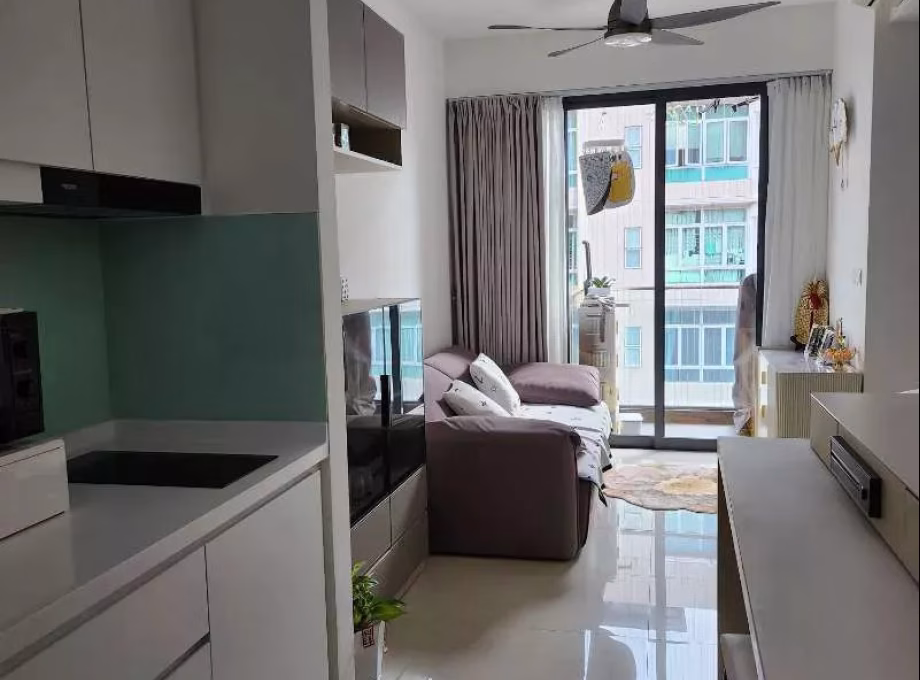 单间出租 • 欧南 •  The Centren • S$1300 • 住宅公寓 • 普通房 照片