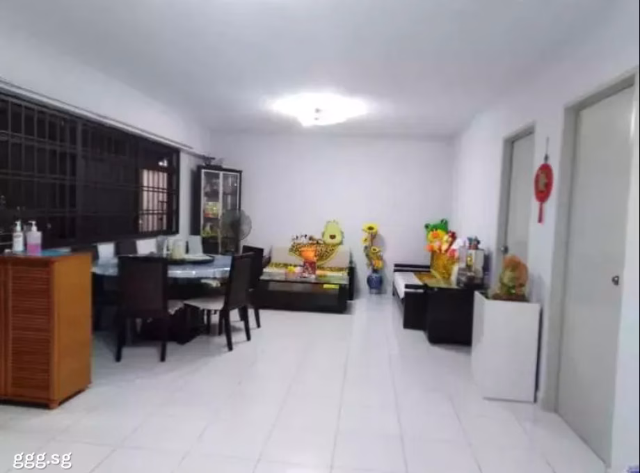 单间出租 • 芽笼 • 296 Choa Chu Kang Avenue 2 • S$450 • 4房(3臥室) • 床位出租 照片