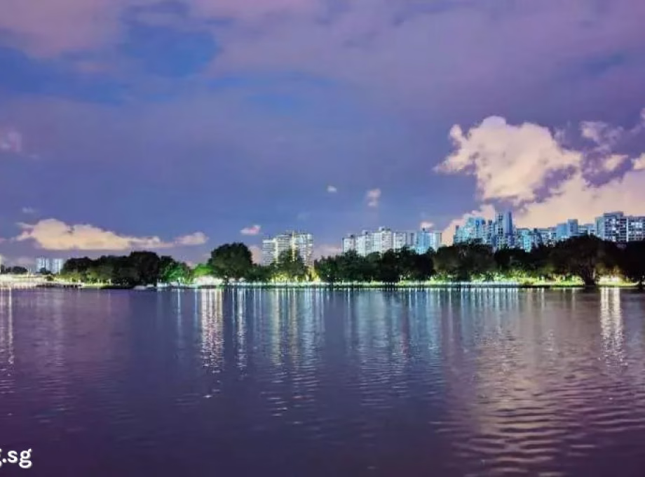 单间出租 • 林厝港 •  The Lakeshore • S$1600 • 共管公寓 • 主人房 照片