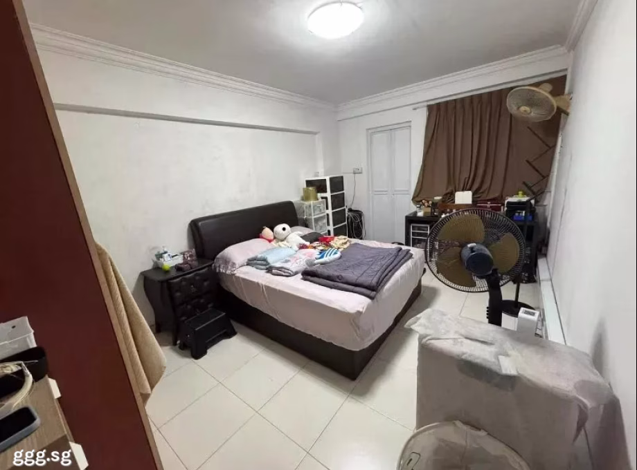 单间出租 • 新加坡河 • 523 Hougang Avenue 6 • S$720 • 4房(3臥室) • 主人房 照片