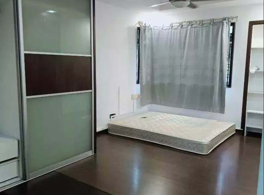 单间出租 • 林厝港 • 609 Jurong West Street 65 • S$1500 • 3房(2臥室) • 主人房 照片
