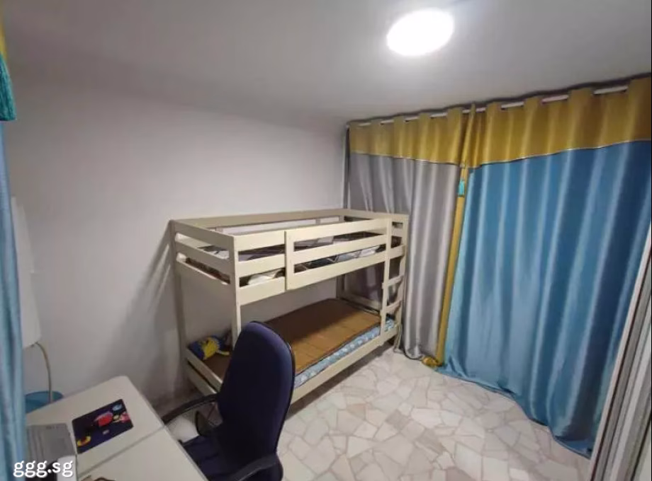 单间出租 • 林厝港 • 825 Jurong West Street 81 • S$1200 • 5房(4臥室) • 普通房 照片
