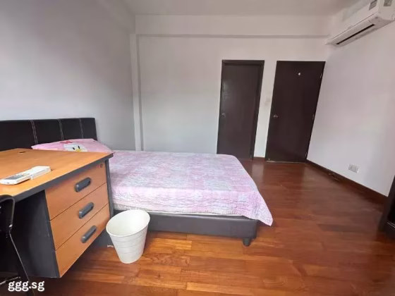 单间出租 • 诺维娜 •  Adam Place • S$1750 • 住宅公寓 • 主人房 照片