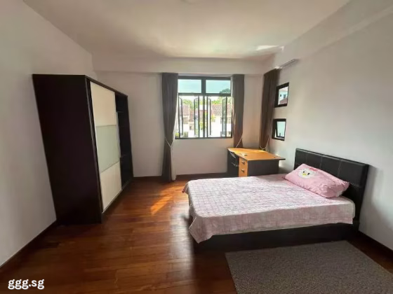 单间出租 • 诺维娜 •  Adam Place • S$1750 • 住宅公寓 • 主人房 照片