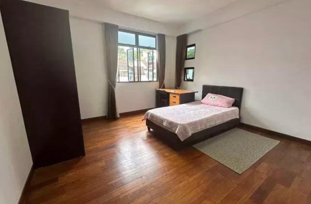 单间出租 • 诺维娜 •  Adam Place • S$1750 • 住宅公寓 • 主人房