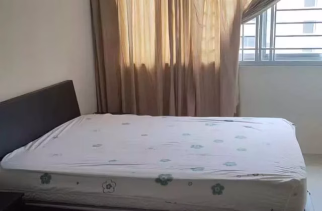 单间出租 • 西部集水区 • 156 Simei Road • S$1200 • 4房(3臥室) • 普通房