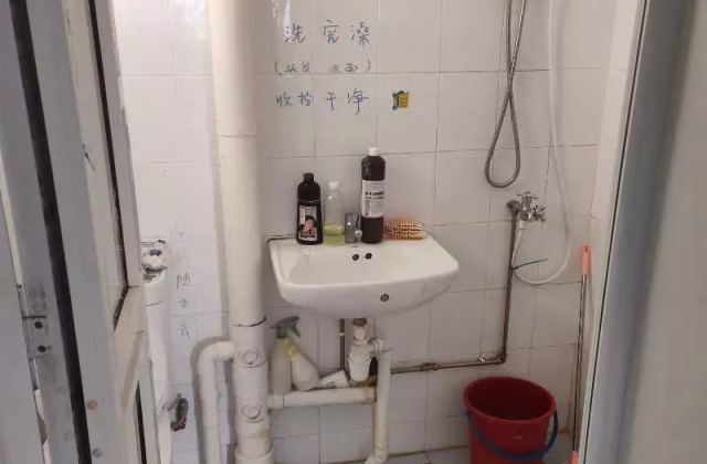 整套出租 • 武吉知马 • 406 Bedok North Avenue 3 • S$4500 • 3房(2臥室) • 1600ft² / 148m²