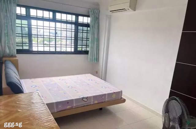 单间出租 • 林厝港 • 660A Jurong West Street 64 • S$1200 • 4房(3臥室) • 普通房