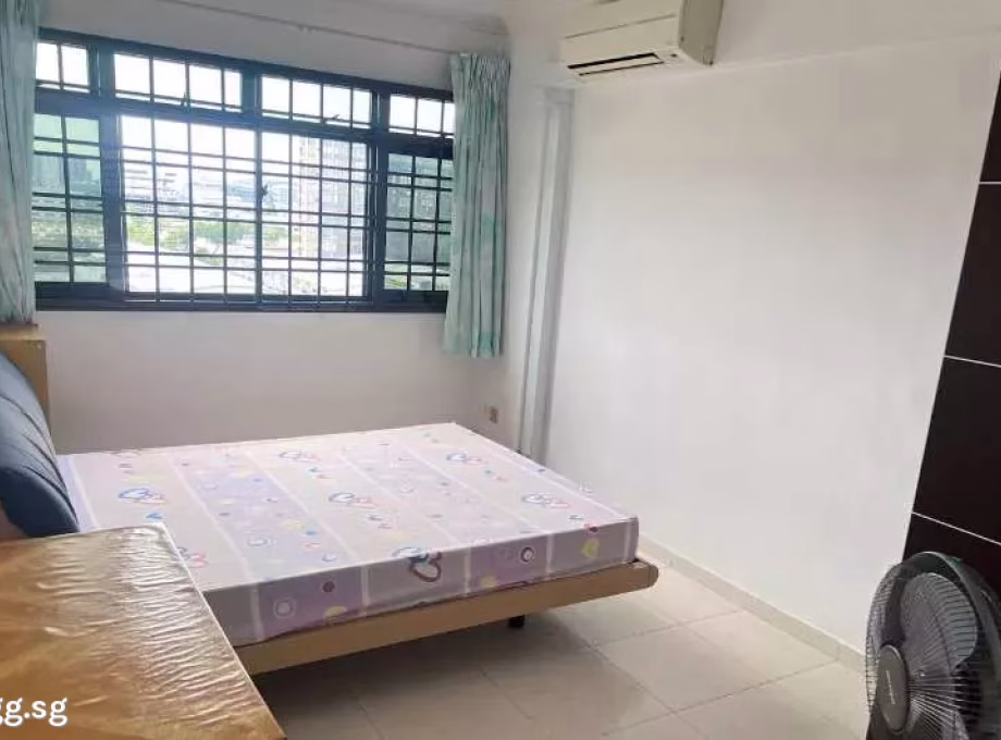 单间出租 • 林厝港 • 660A Jurong West Street 64 • S$1200 • 4房(3臥室) • 普通房 照片