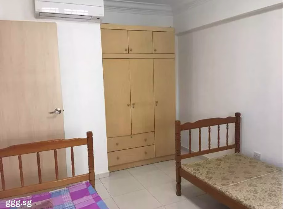 单间出租 • 林厝港 • 660A Jurong West Street 64 • S$120 • 4房(3臥室) • 普通房 照片